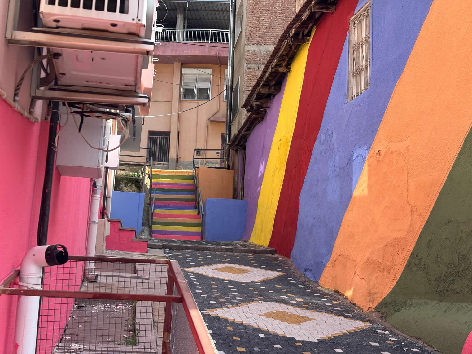 Kocarlinin Atil Sokagi Cekim Merkezi Oldu Gorsel Solene Donustu 642186 682A8A51E9A136A34C4C43A8Cdfb83Dc