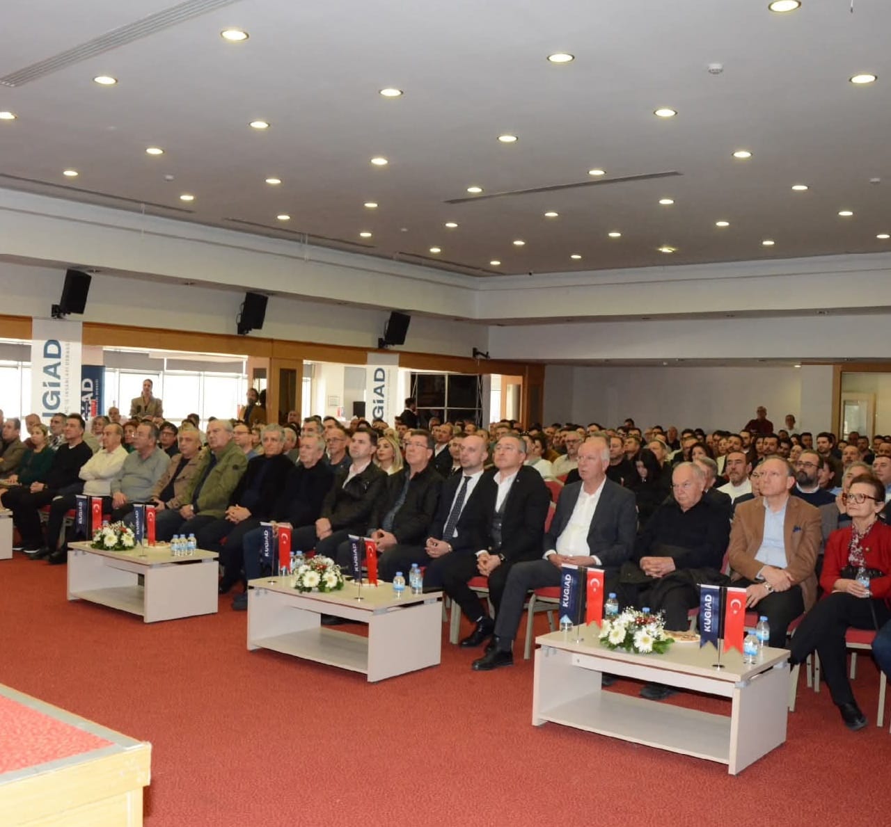 Kugiad Ekonominin Nabzini Kusadasindan Tuttu 637169 3F5Fb2F55B942F4Aac2618114F237138