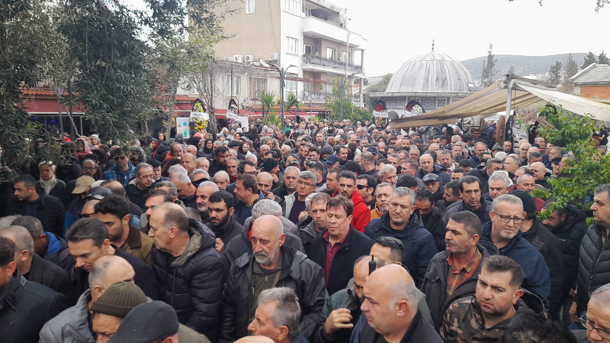 Kusadali Esnaf Calim Ebediyete Ugurlandi 639797 De6Ed2Bff3Ea68E7B4A97Aa166325Ba1