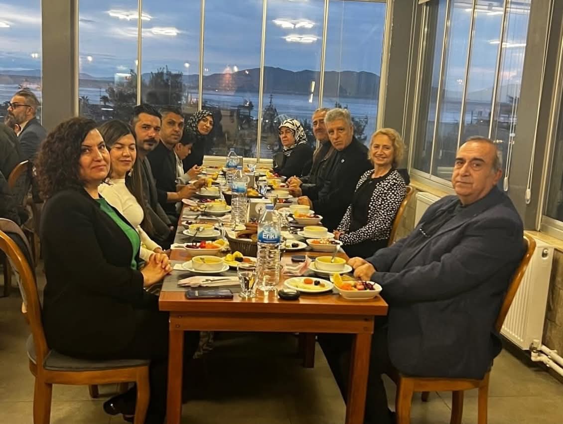 Kusadasi Bilsem Iftar Programinda Bulustu 641242 31Ed5Ecc4Bea3B286C2Fe52492767179