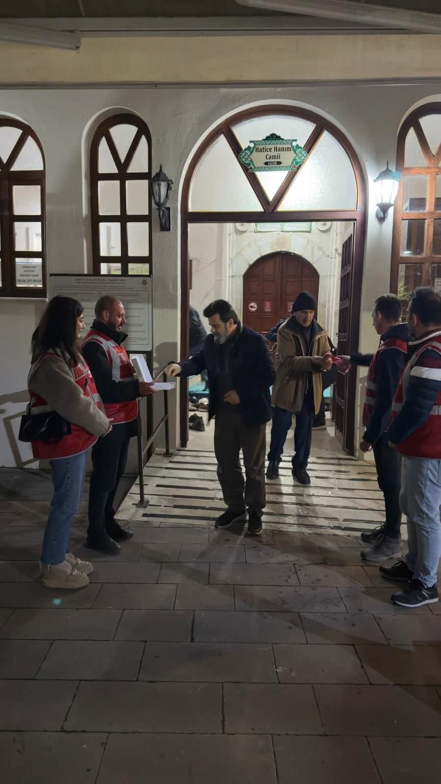 Kusadasi Chpli Genclerden Anlamli Ramazan Bulusmasi 640437 788908C25De5Fa7Cb5D0D6549F48F045