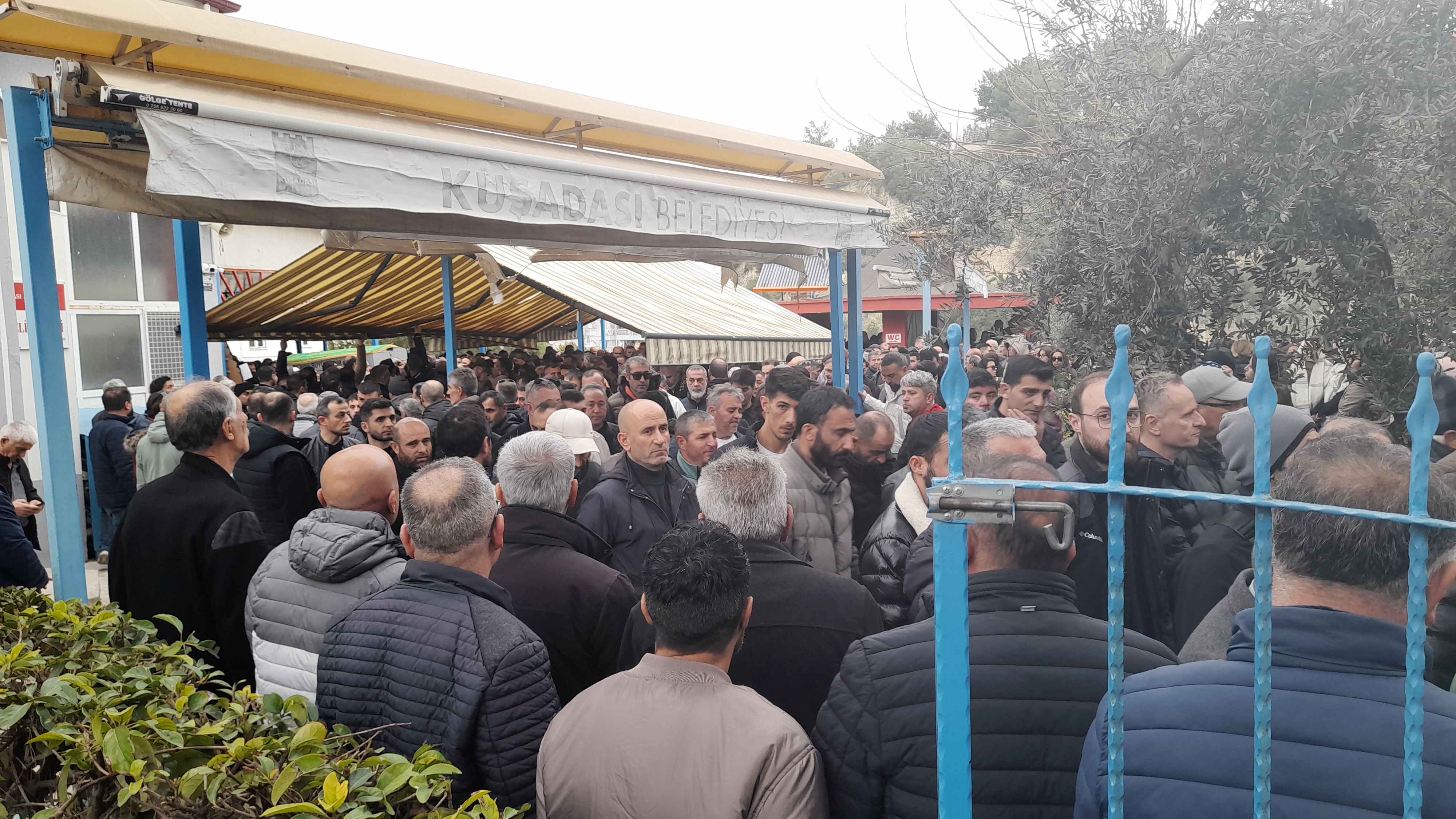 Kusadasinda Huzunlu Pazar 635066 91Cb95E7C64E7565284524Bea7Eaa48A