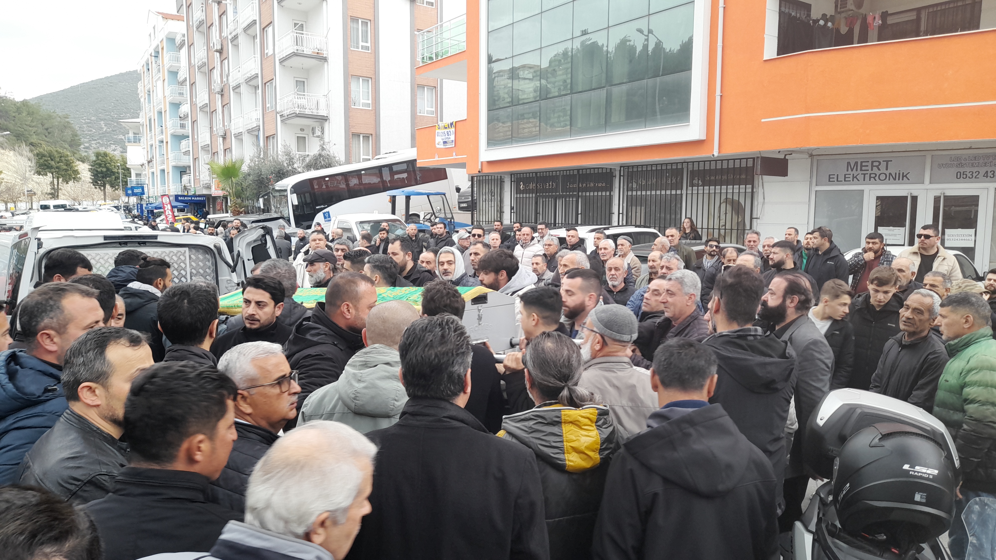 Kusadasinda Huzunlu Pazar 635066 99B8A3Cda88Ce480A5906D1Abff11209