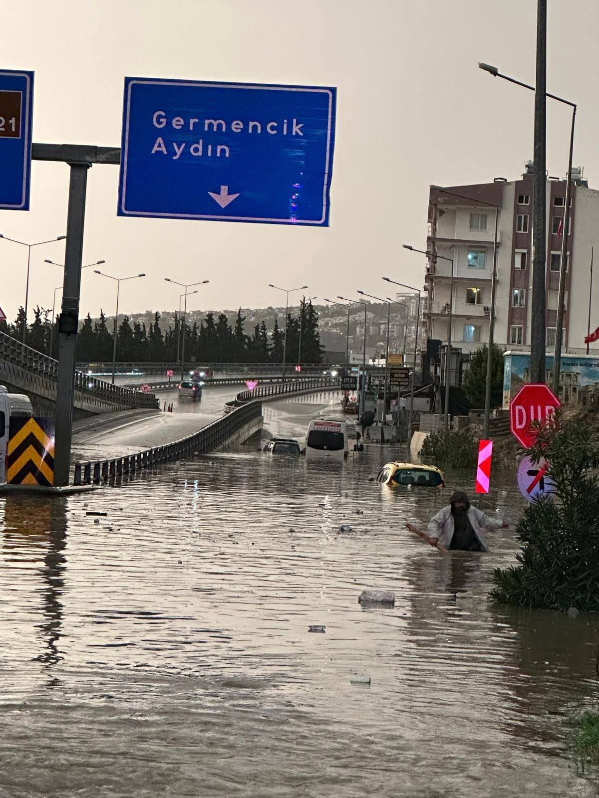 Kusadasinda Kara Deniz Ile Birle