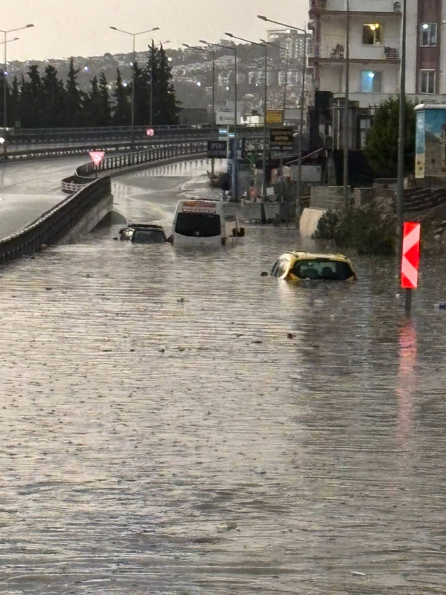 Kusadasinda Kara Deniz Ile Birlesti 635153 8E2Ddf85023Fb023Bd1Adbe8F991D04C