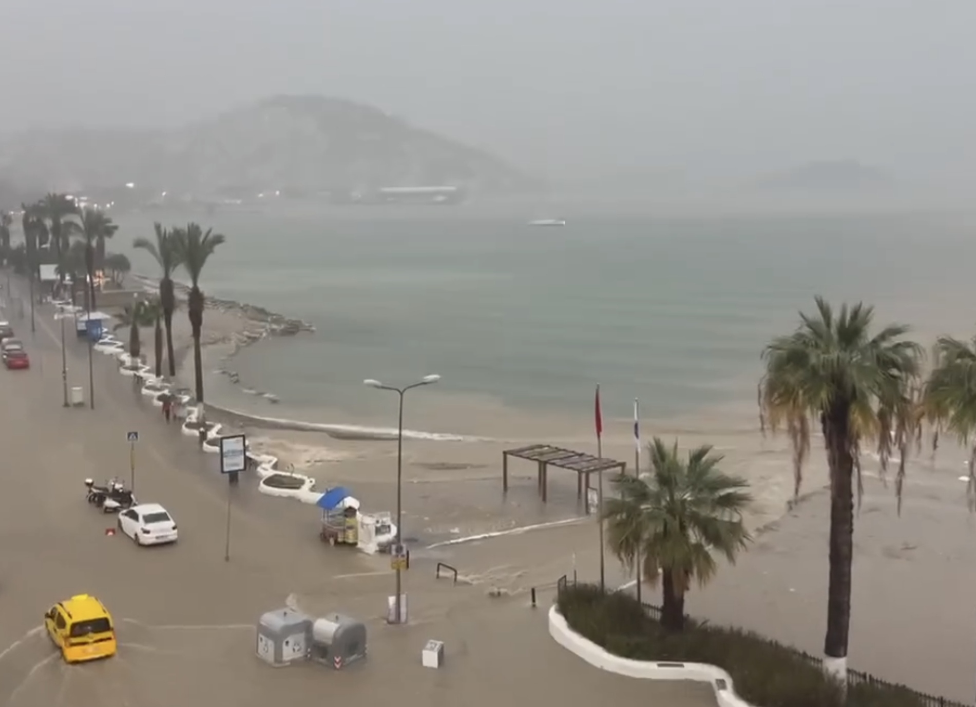 Kusadasinda Kara Deniz Ile Birlesti 635153 94E31Ed14C72639Ee78B3A211E532C67