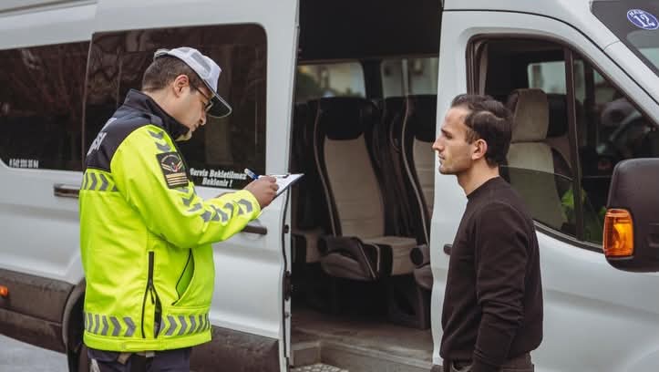 Kusadasinda Okul Servislerine Siki Denetim 639832 12C402B6C211Ff7Cc1B2Fbe7D80509F7