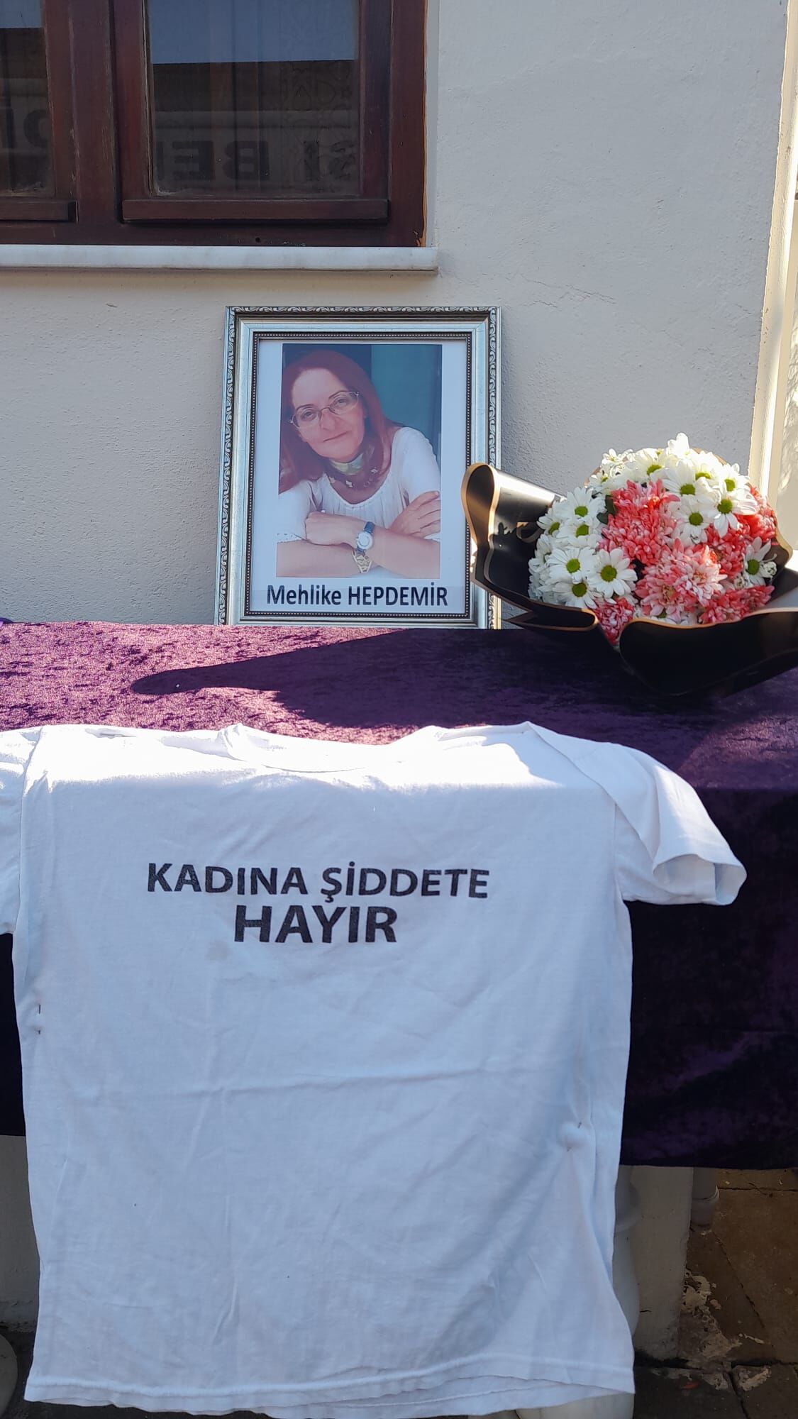 Mehlike Abla Kadinlarin Omuzunda Ebediyete Ugurlandi 642973 64E3Cd965B5Cd6C8Ac8Ed08Be344C60F