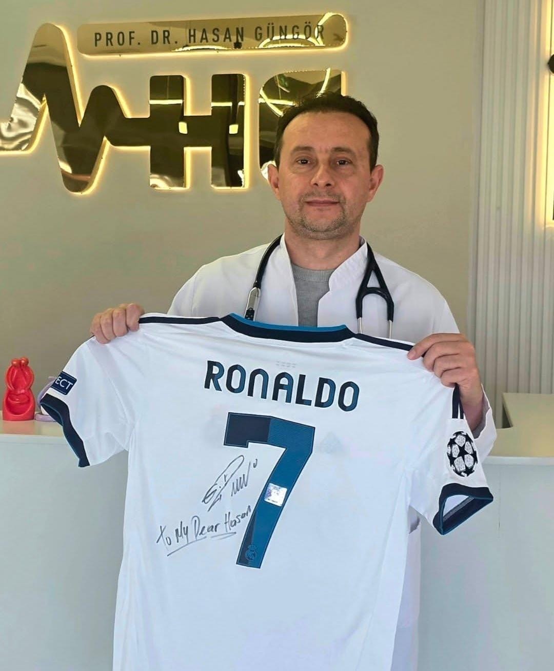 Messiden Sonra Ronaldodan Da Aydinli Profesore Imzali Forma 638419 Cfbc882Bb02D7Bf5Fa0C9A6224Cbe17A