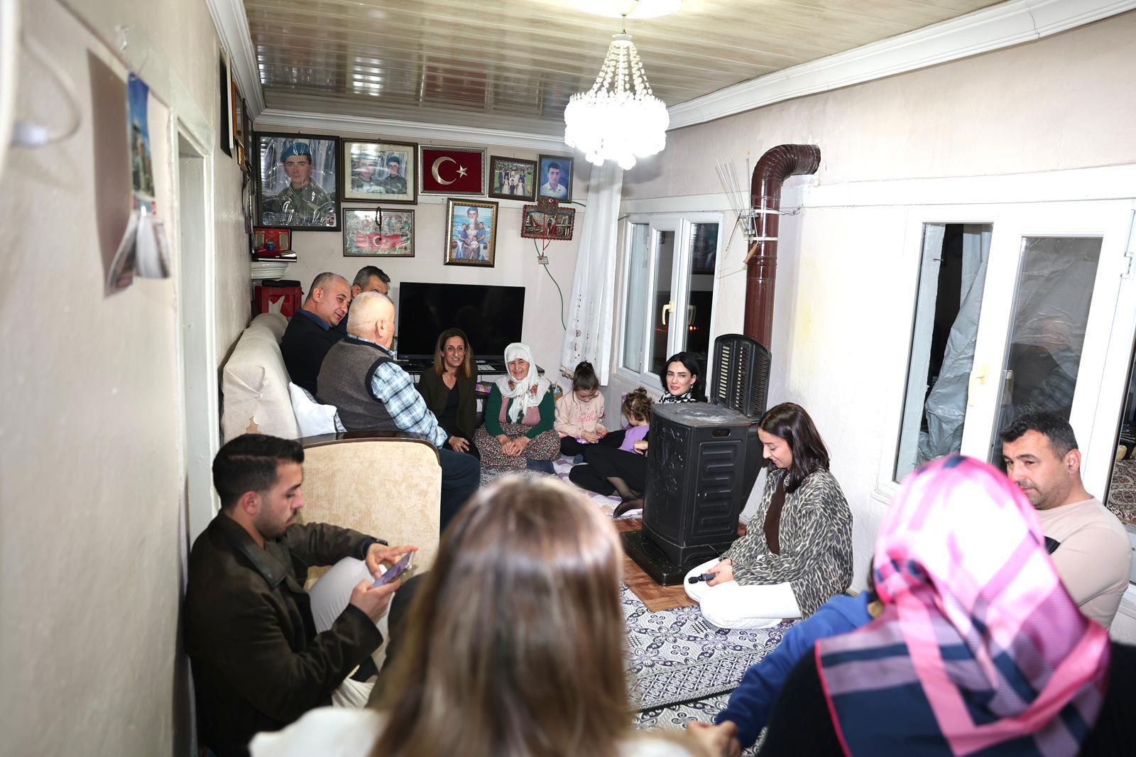 Milletvekili Saribastan Anlamli Iftar Kocarlida Sehit Ailesinin Yaninda 641021 274D6Cd62F5Da4C1Edfb9Fb03B4Ab606