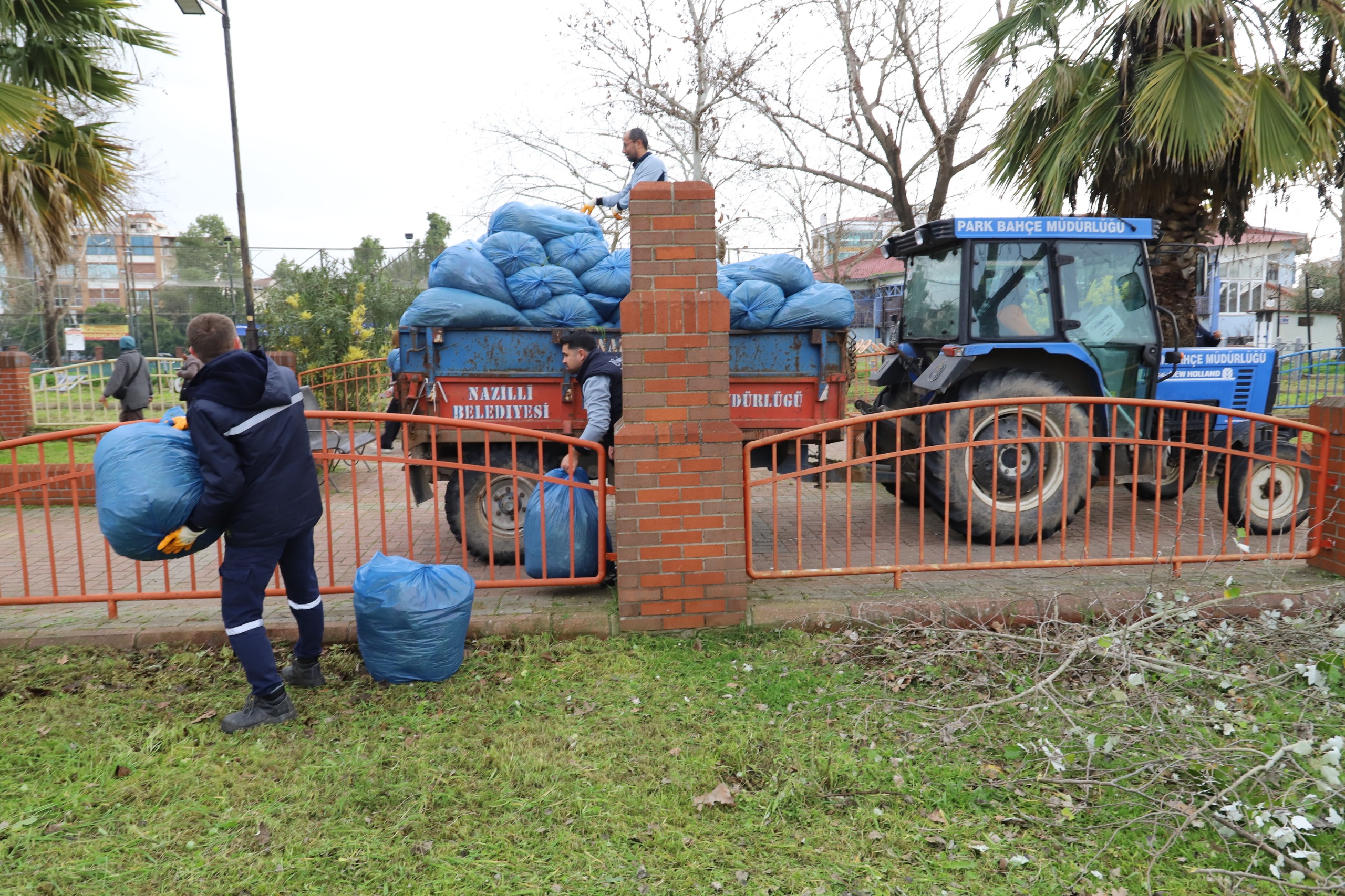 Nazilli Belediyesi Yuruyus Yollarini Bakima Aldi 639693 E2A6F8781761Cc7F910970C2894F310D