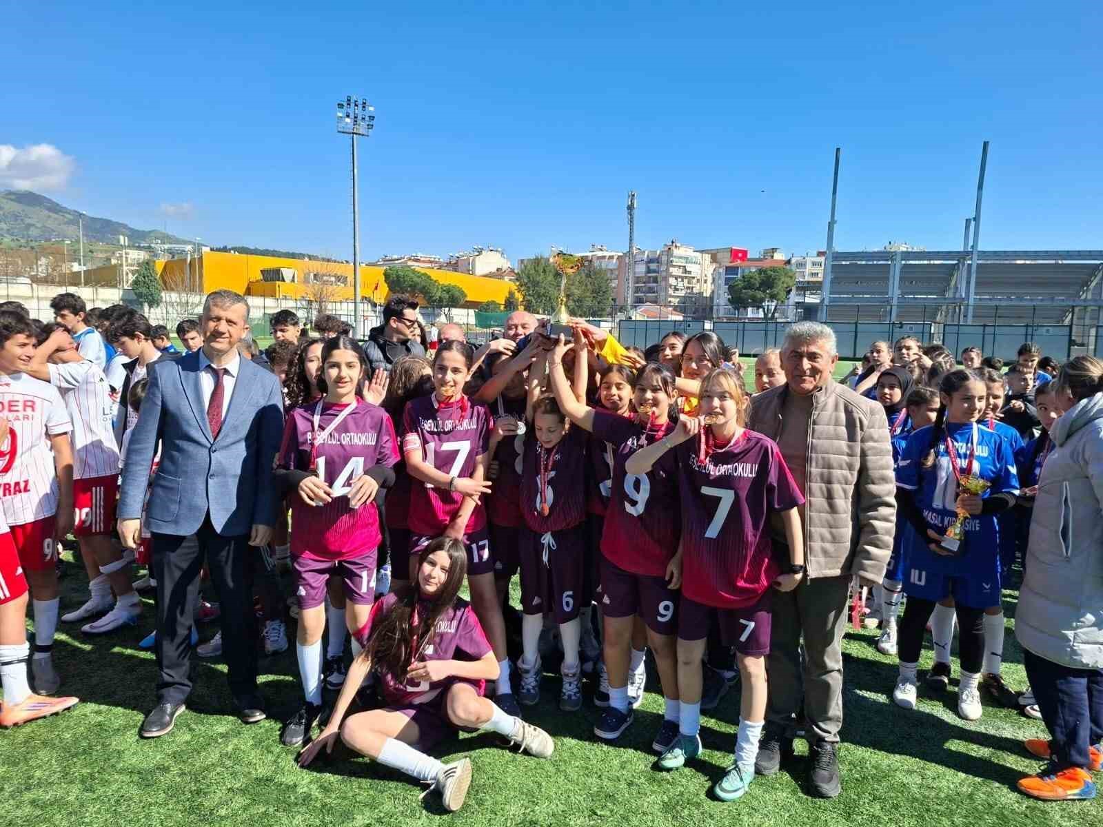 Nazilli Beseylul Ortaokulu Kiz Futbol Takimi Il Sampiyonu Oldu 8068Dc3884E6Cac3405A682Efb951Bba