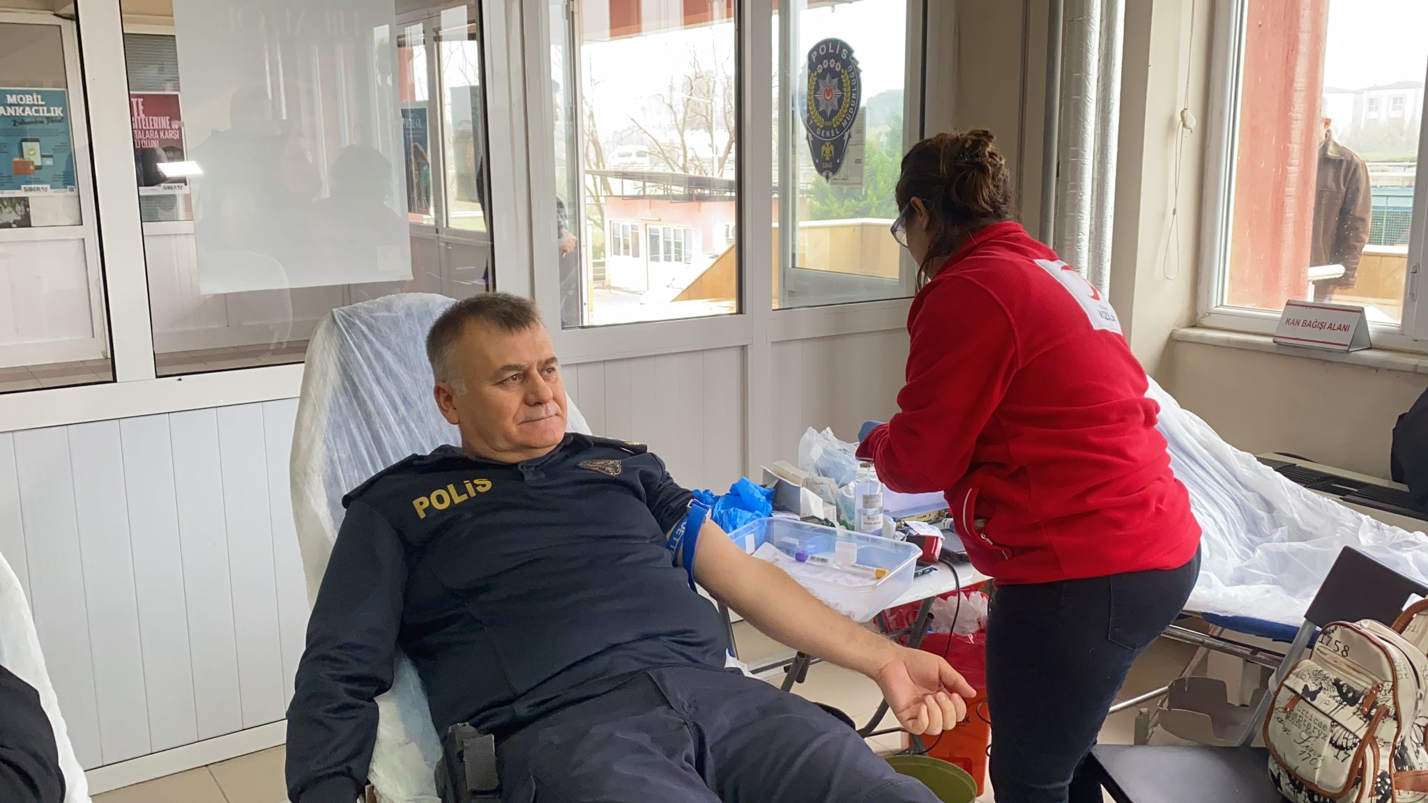 Nazilli Emniyetinden Anlamli Kampanya Polisler Asil Kanlarini Bagisladi 637981 9295674C16738Aeceb60621A18A0F724