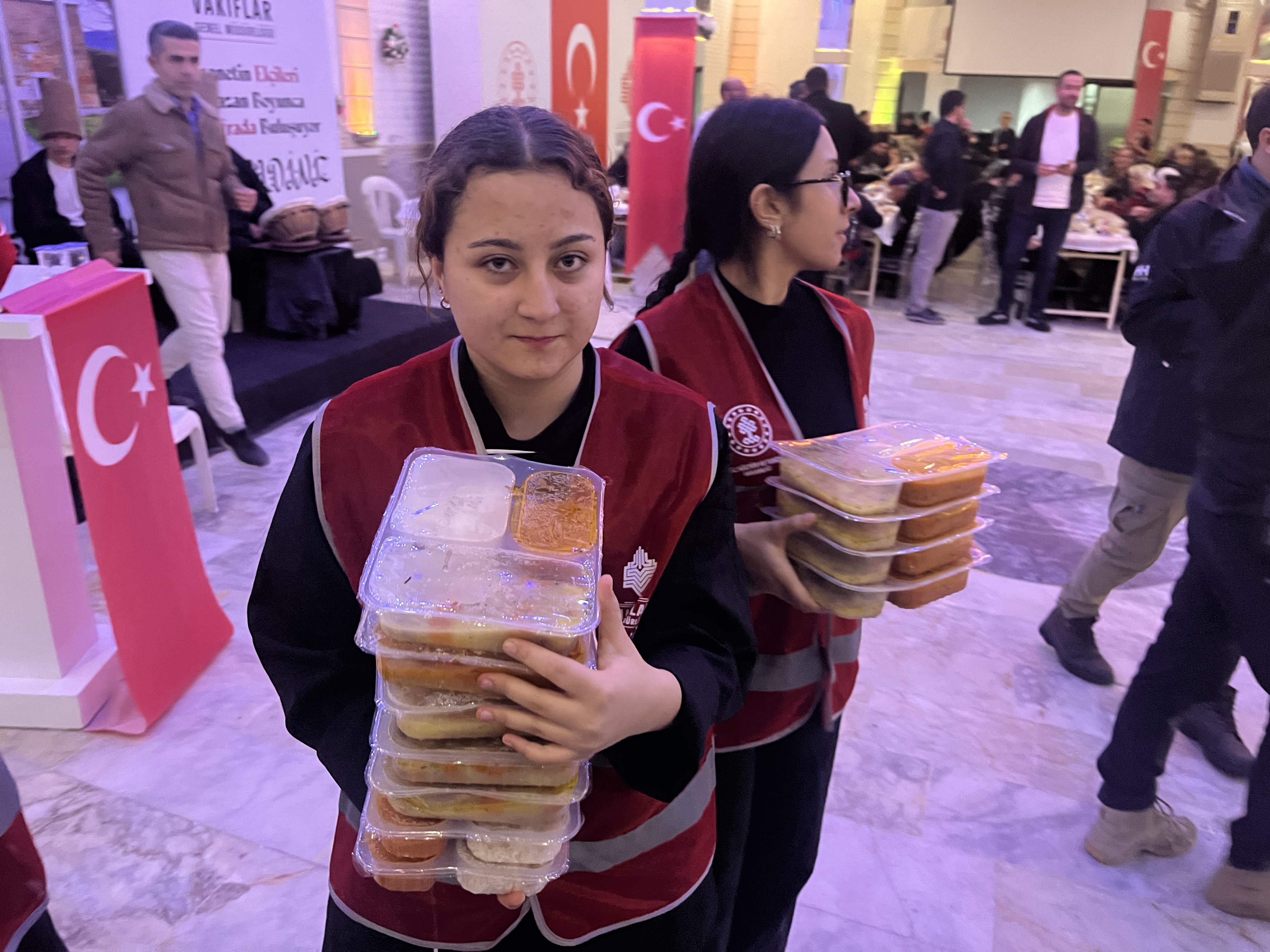 Nazilli Vatandaslar Vakiflarin Iftarinda Bulustu Kaymakam Kan Vatandaslarla Birlikte Iftar Yapti 640939 5Ef7869B09132Acb94F2B7Cf532B99D5