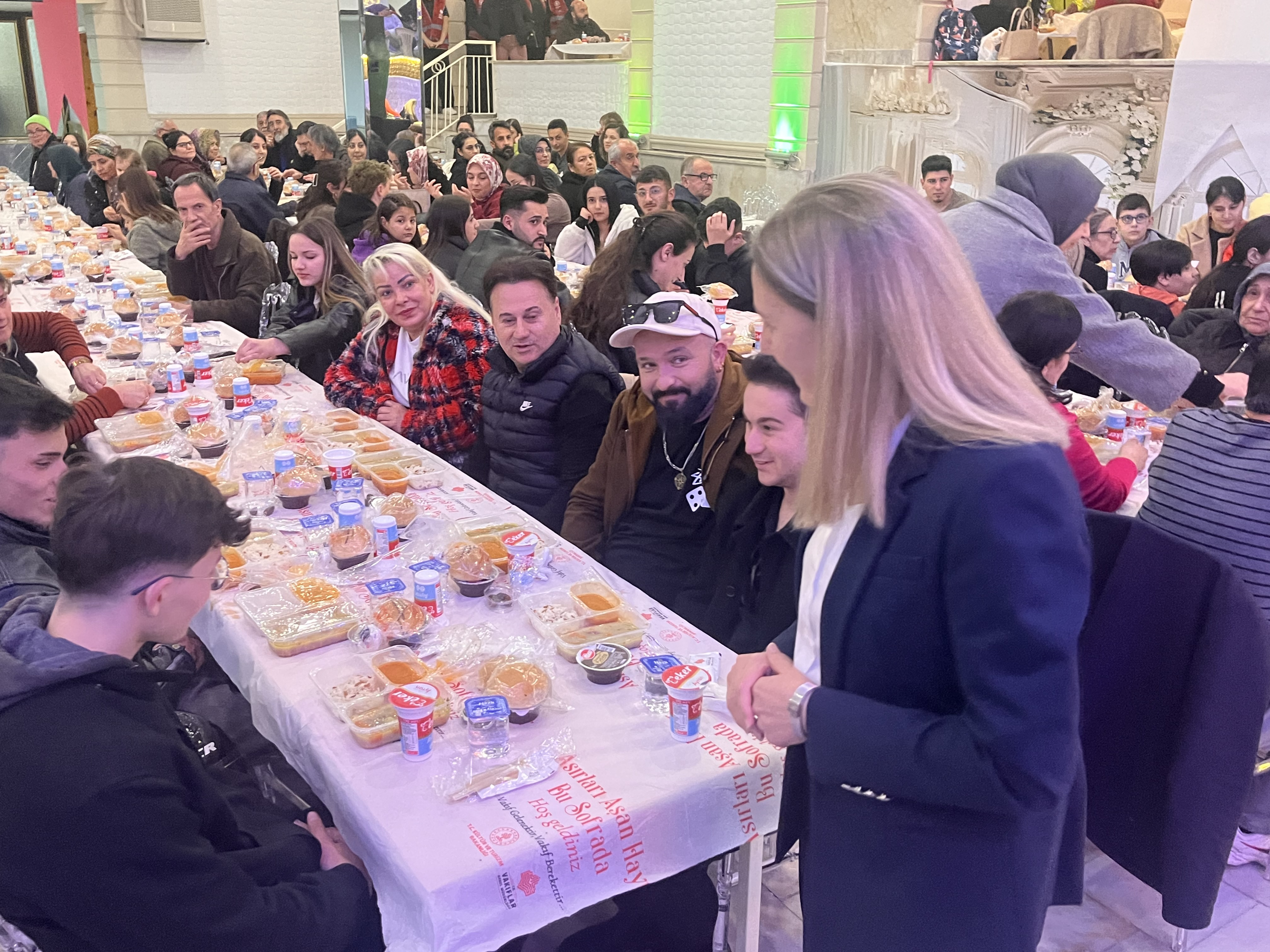 Nazilli Vatandaslar Vakiflarin Iftarinda Bulustu Kaymakam Kan Vatandaslarla Birlikte Iftar Yapti 640939 88Db0780B6853Ca276A929E890502921