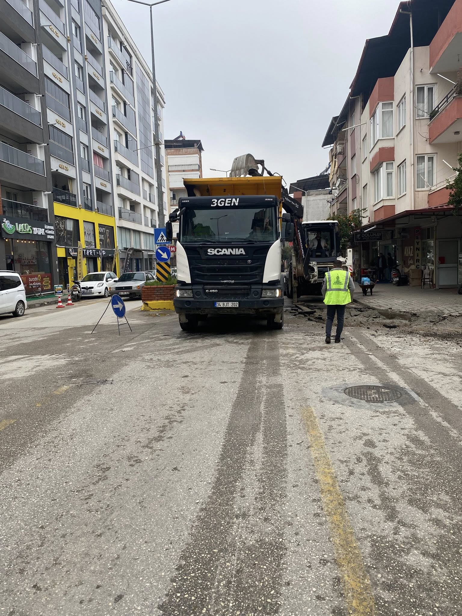 Nazillide Bu Yolu Kullanacaklar Dikkat Trafige Kapatildi 637321 B85E924C5741Ad3C78434Ba7Efbbfdf9