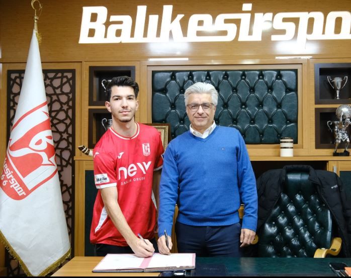 Nazillide Yetisti Balikesire Gitti Melih Yuvadan Uctu 636915 26Dd6D804E560F3Bcc2Dc0F3829Ed66C