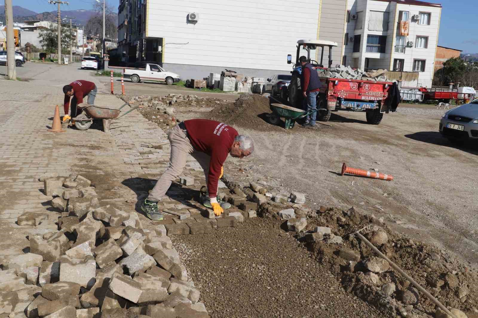 Nazillide Yol Seferberligi Bozulan Parkeler Yenileniyor Ad3Cba7Aa25A79C8Ead62B455B9E0Fc5