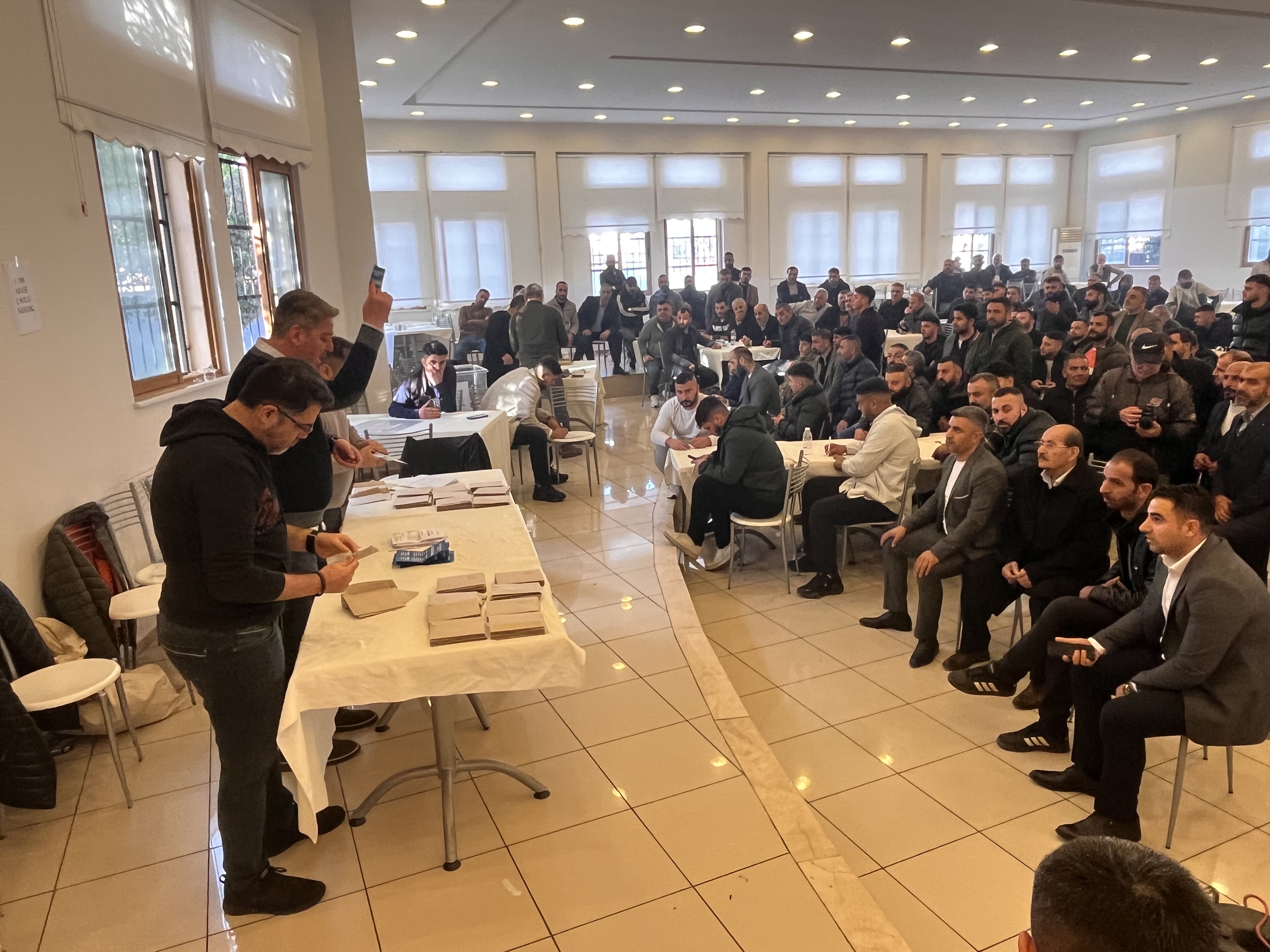 Nazillili Manavlar Karakaya Dedi Guven Tazeledi 637217 B976A81869A756F873Deed99507Efa9A