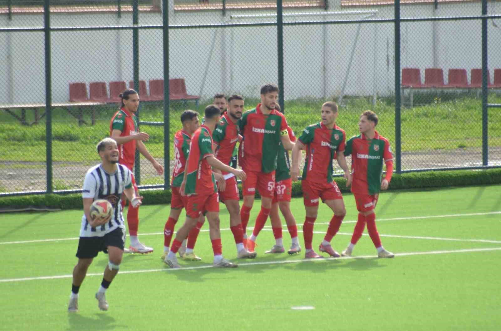 Nazillispor Sahasinda Agirladigi Karsiyakaya 10 Maglup Oldu B9B4698714123B714A7B3954797E8Cf6