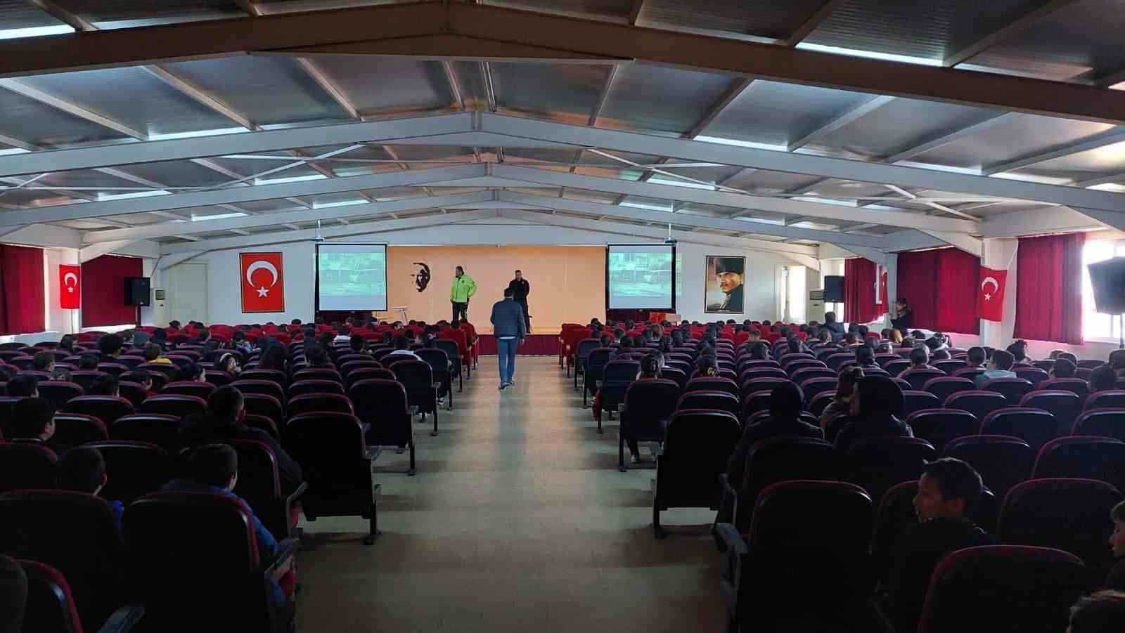 Ogrenciler Polislik Meslegini Yakindan Tanidi 6Ee78430Fb3B9Aabb08D35339E639De5 (1)