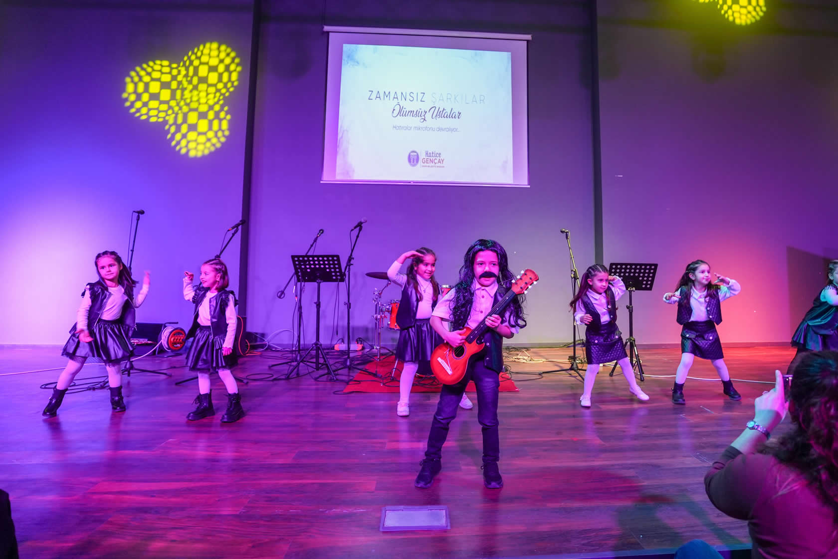 Olumsuz Ustalar Didimde Anildi 637251 2Dae2D28Fee530Cd286C1B56750D123E