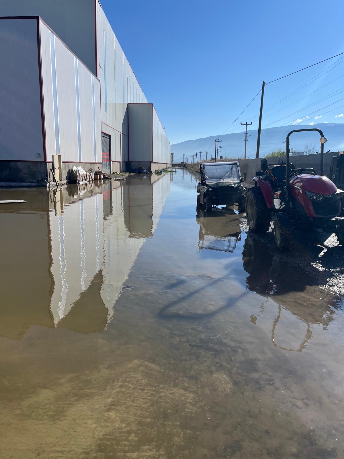 Otoyol Sirketinin Ihmali Zarara Neden Oldu Kagit Fabrikasi Sular Altinda Kaldi 640866 00Ce15D28F13Eb4551Add8F128Ecdd48