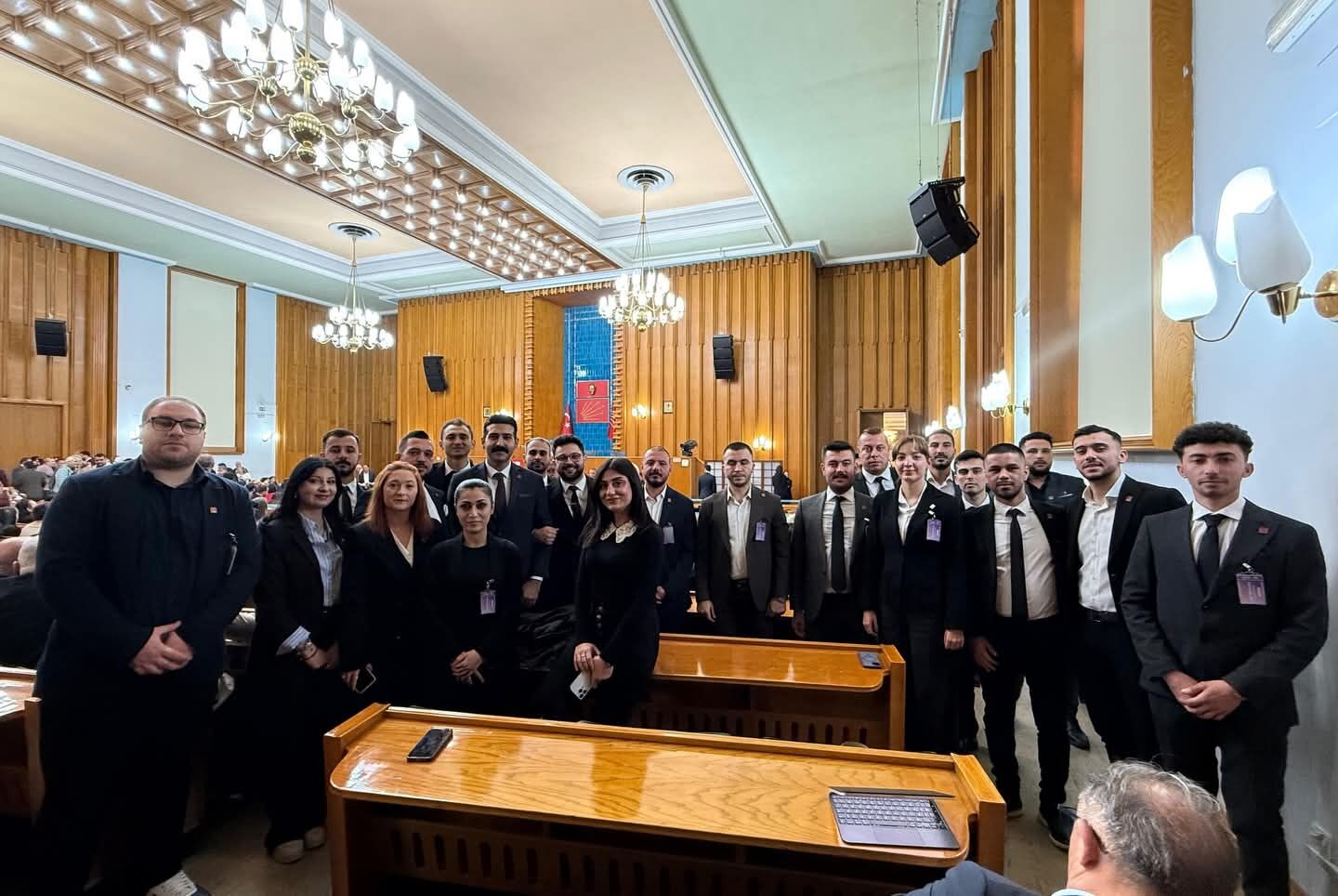 Ozgur Ozel Aydinli Genclerle Bulustu 641972 Fe8Efd065C580709Be609717Ce99A3B2