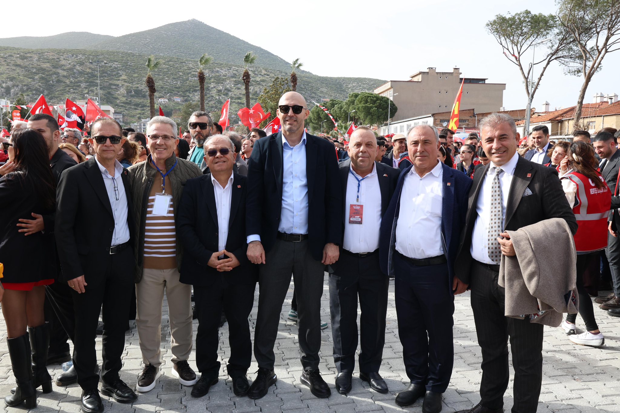 Ozgur Ozelin Yalniz Birakmadilar 639138 F161A53592Fe4C8Be868D14F5F0Bc1B3