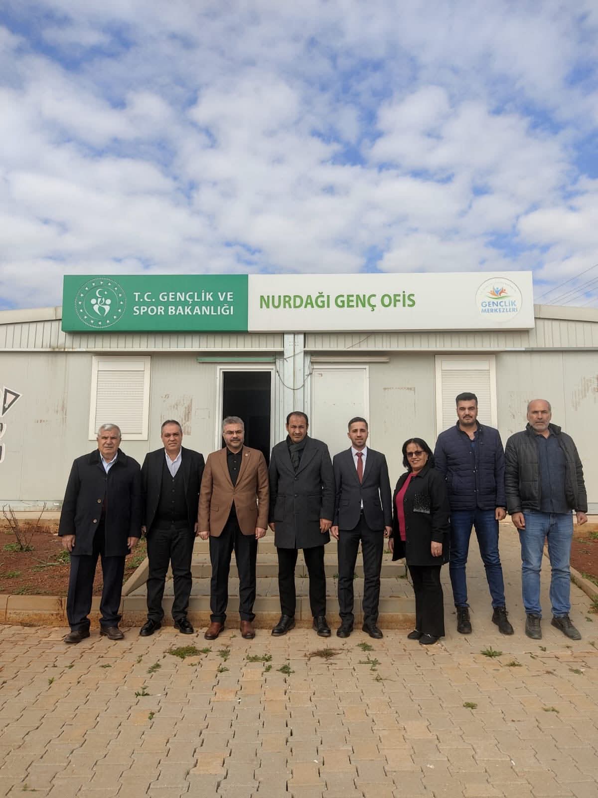 Ozmen Depremzede Ailenin Iftar Sofrasina Konuk Oldu 640966 D4500098678774A0D13F7A2747A77580