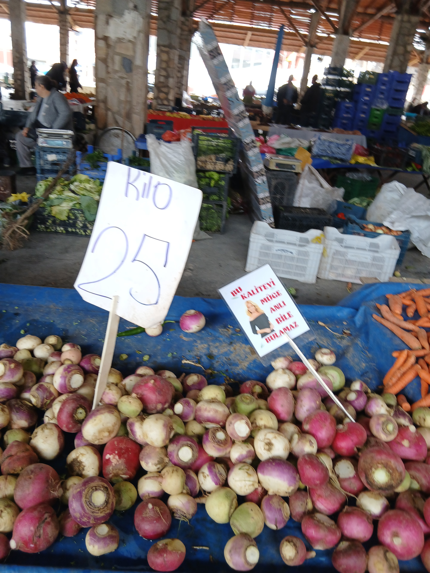 Pazarda Gulumseten Yazi 639436 Cf2A9Aa7B53Bac4Ea897Aadd0F83Fe61