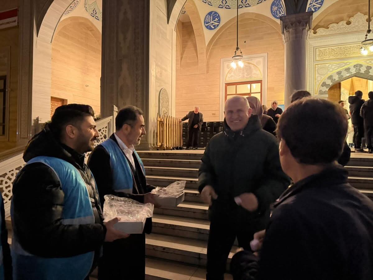 Ramazanin Ilk Gecesinde Gonul Bulusmasi 640259 1099F2A4052Ab1156Cd6Afb17D25E850