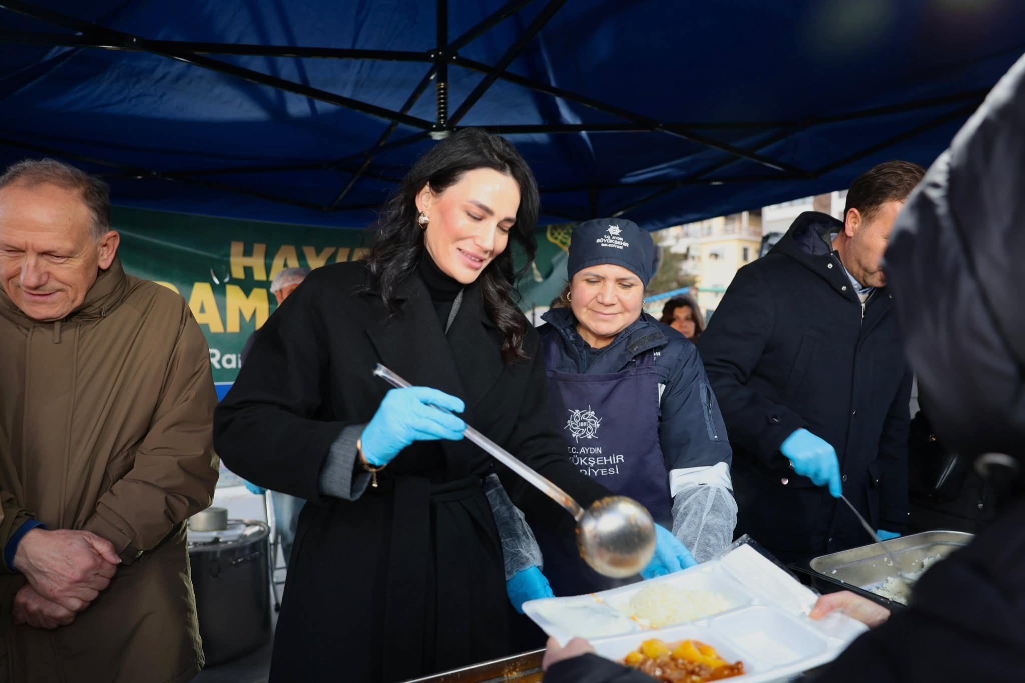 Seda Saribas Hemsehrileriyle Ayni Sofrada Oruc Acti 643032 43E31B0658E74C11067169655E48F211