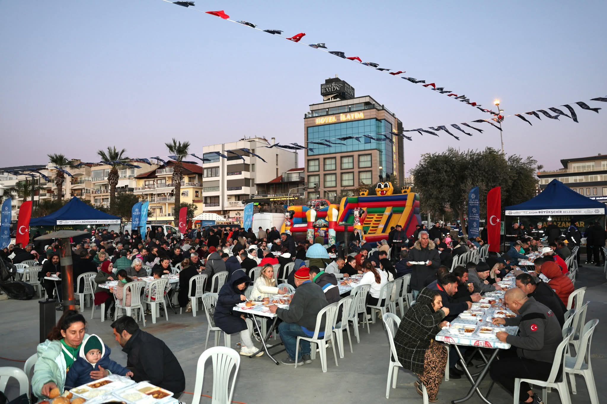 Seda Saribas Hemsehrileriyle Ayni Sofrada Oruc Acti 643032 F86Dc1E4B3057F490F59B205570C5407