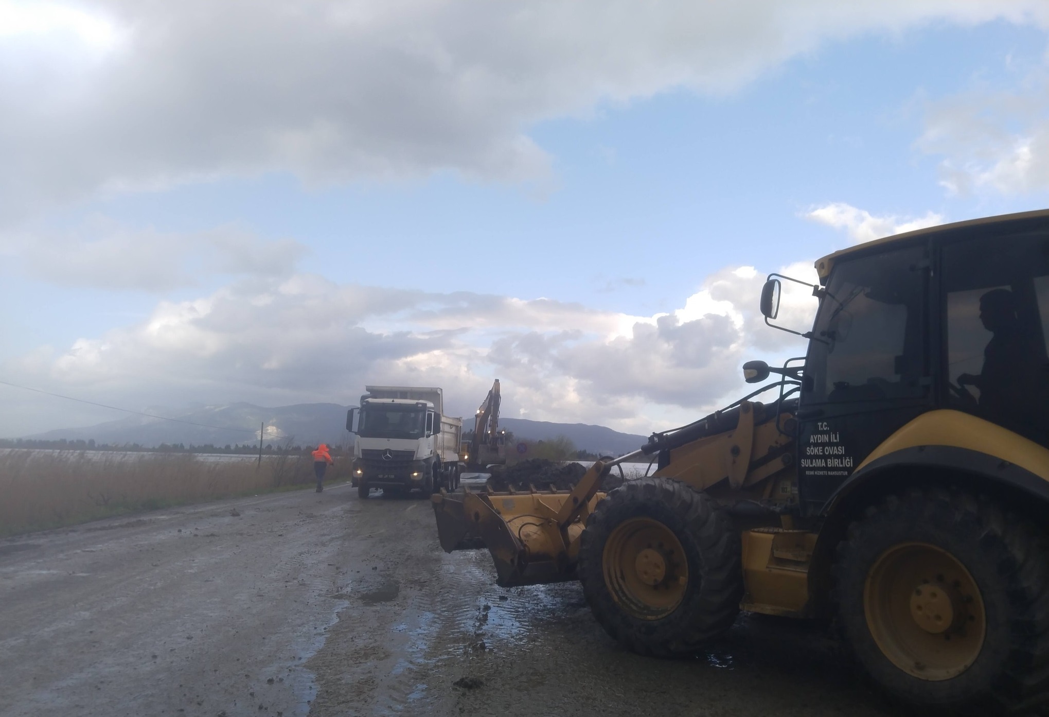 Soke Bagarasi Yolunda Taskin Onlemi 640045 33B7E209Bc96F3Ad116F2Cd677A76864