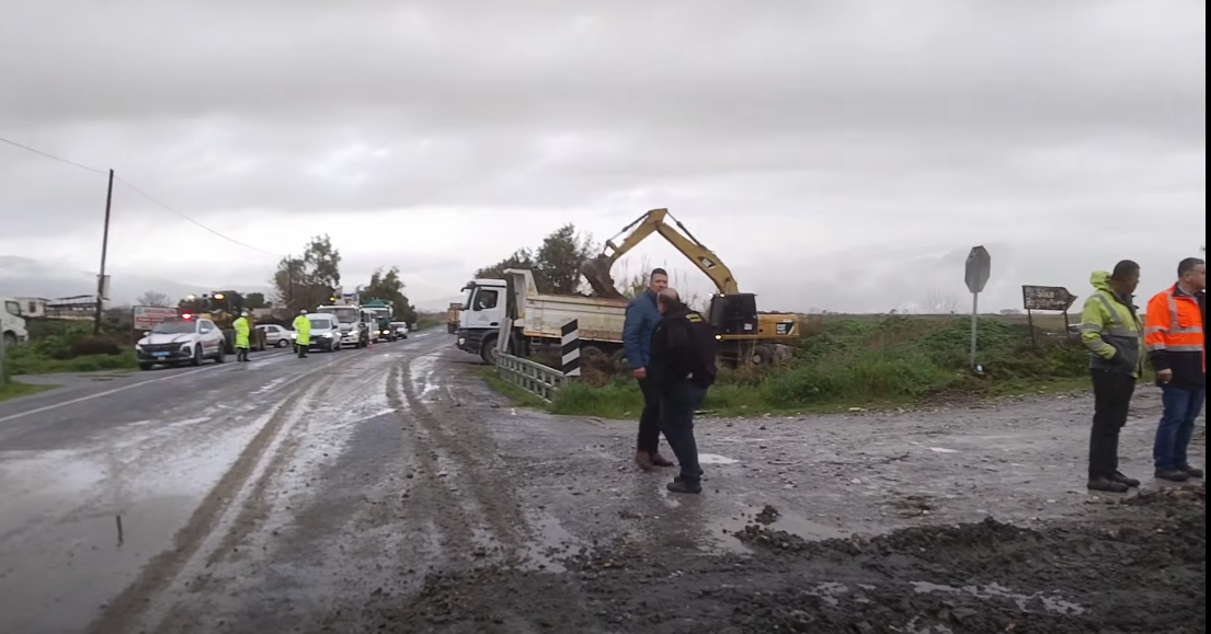 Soke Bagarasi Yolunun Kapanma Riski Onlendi 639281 1Ec6B555B06Fe992Bc4358Bd84Eb655D