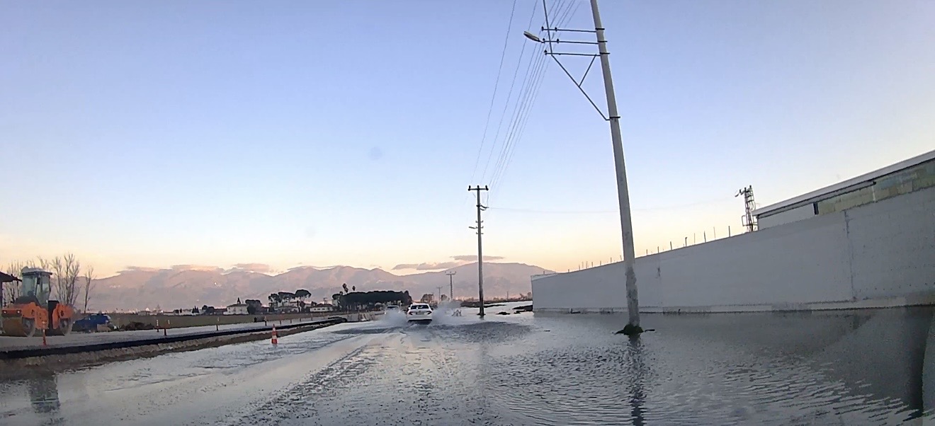 Suruculer Bu Yola Dikkat Nazilli Bozdogan Karayolunu Su Basti 640886 7Dcafafdf26Fa64F41Aac2A2D3032A36