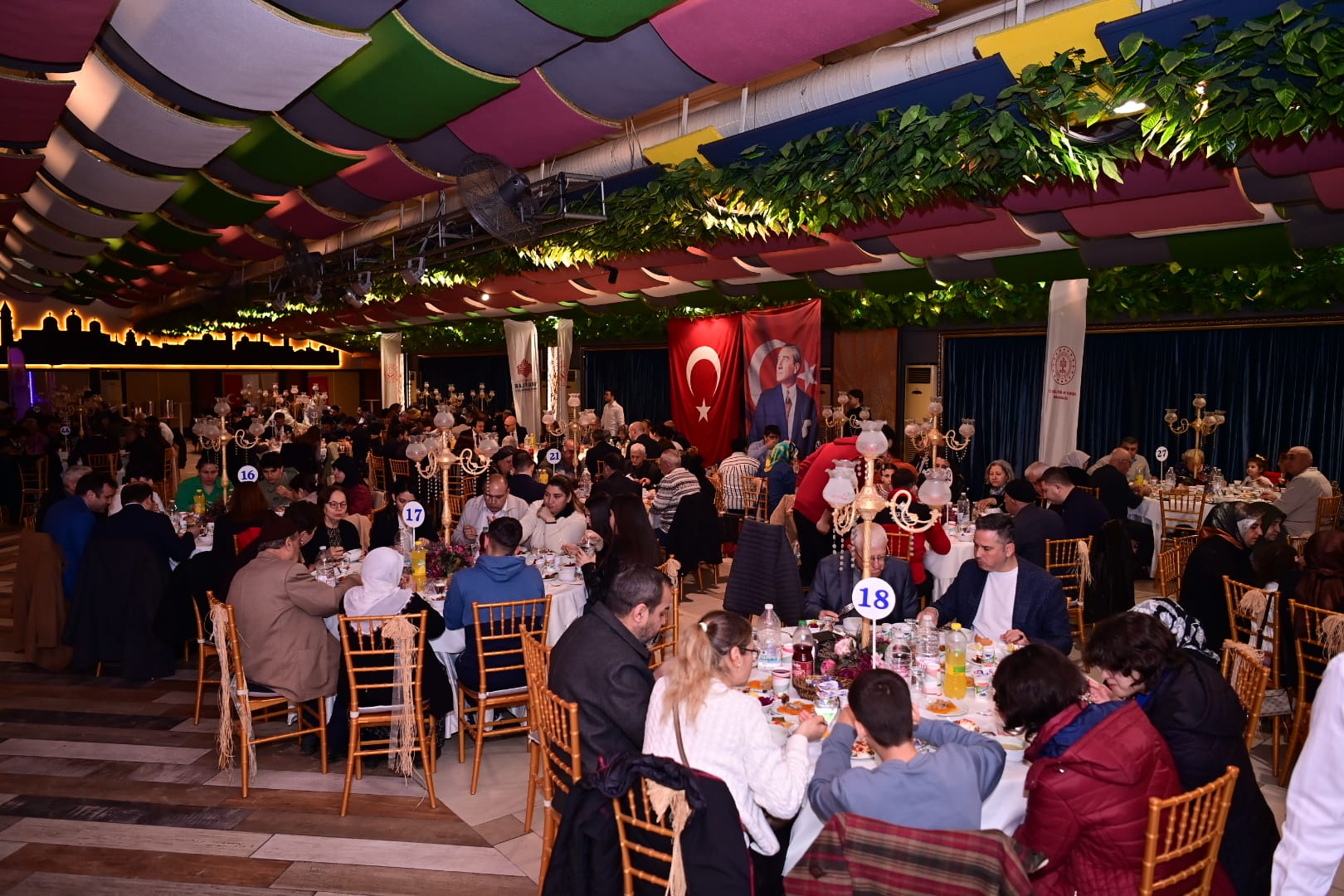 Vali Canbolattan Vefa Sofrasi 640599 02765Dea7Df5F0Ecb9Dddec0F0D5Fde1