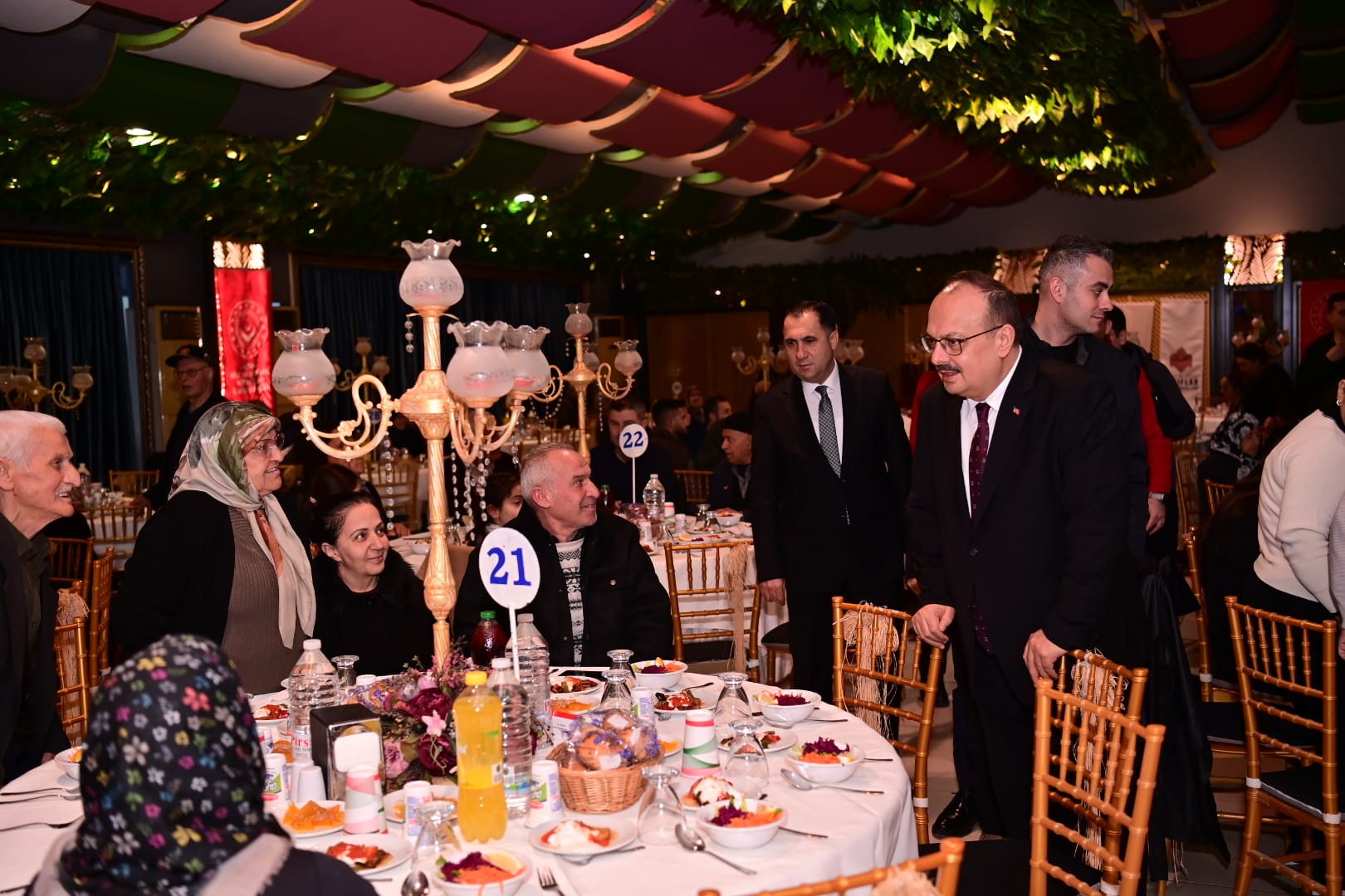 Vali Canbolattan Vefa Sofrasi 640599 D7C34B1Acab84306De64F96205A7881B