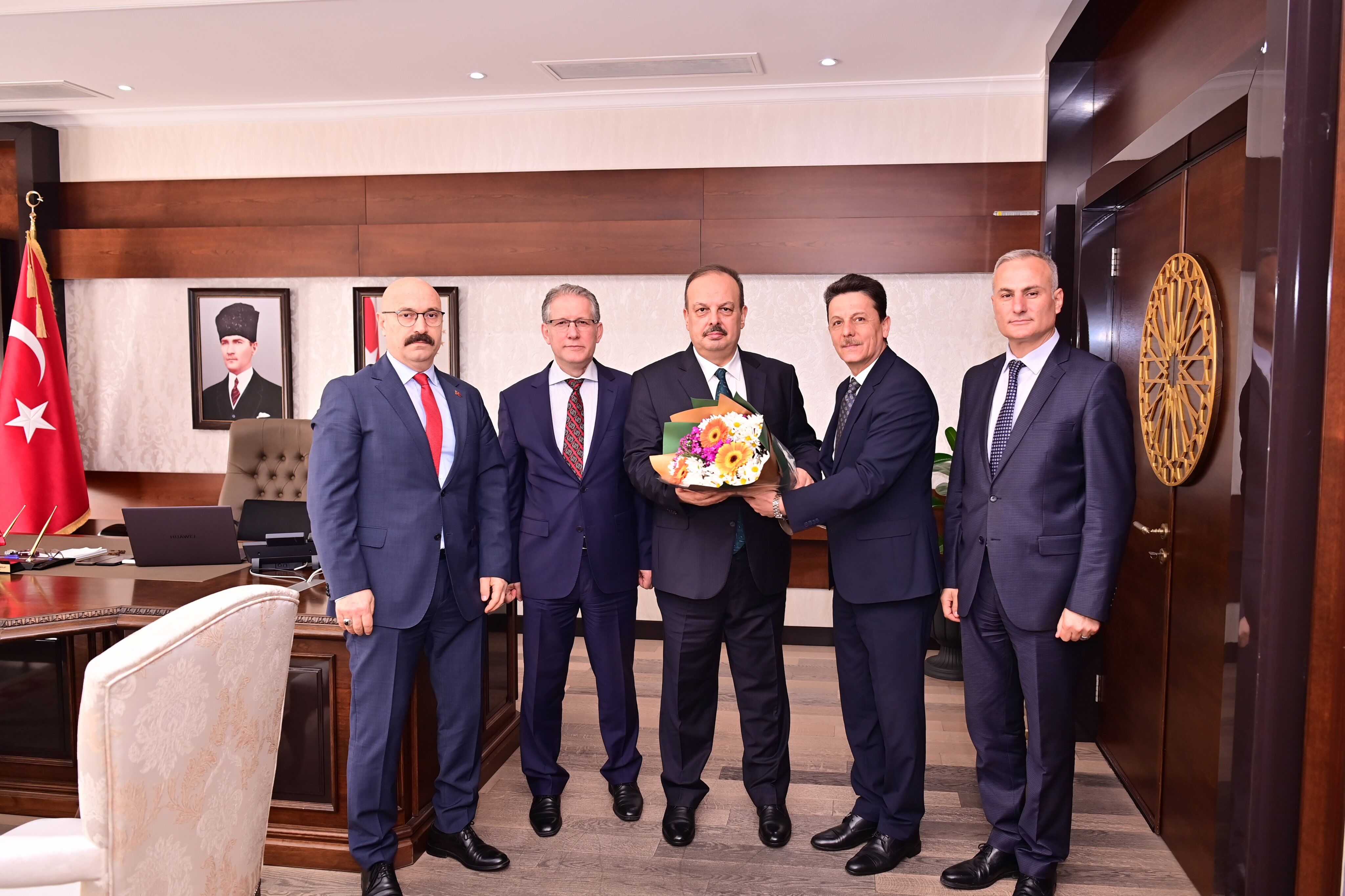 Vergi Haftasinda Anlamli Ziyaretler 641559 12997Bd6Df09Dac2E847Fe3E3E6Ee45A