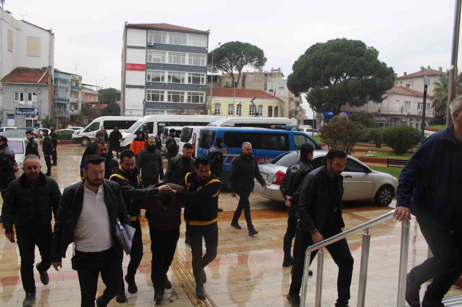 Yasli Cift Cinayetinde Mavi Poset Detayi Katili Ele Verdi 6530746Cd4Ecbfb2C87A4Cbead8453D3