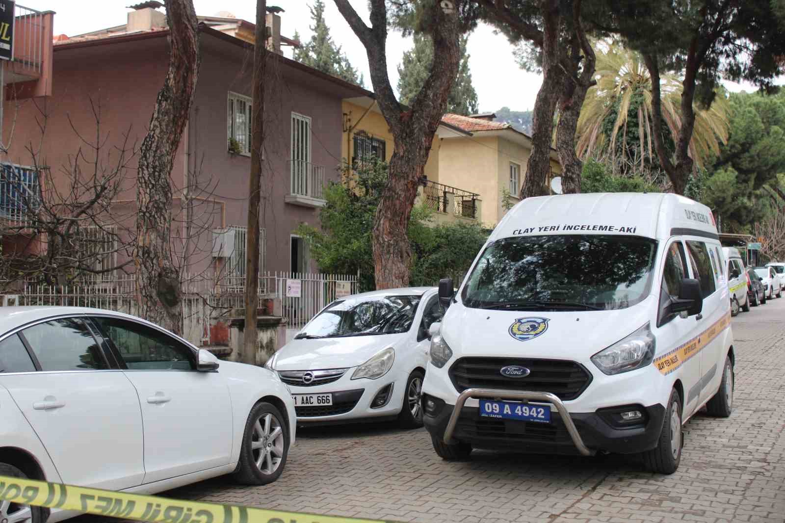 Yasli Cift Cinayetinde Mavi Poset Detayi Katili Ele Verdi A9Ac7A61139D836Aad4303C29C0C828D