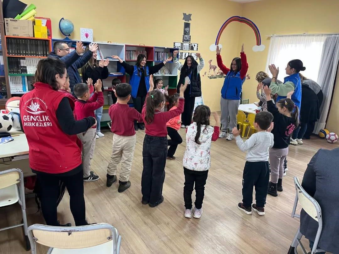 Yenipazarda Ogrenciler Icin Renkli Sosyal Sorumluluk Etkinligi Dffc1118Decab9552Cda6E09A8B87247