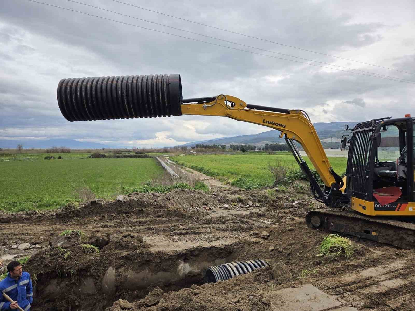 Yenipazarda Yagis Sonrasi Yol Bakim Ve Parke Calismalari Suruyor F99E69615D3C4C12784247862B4582C0