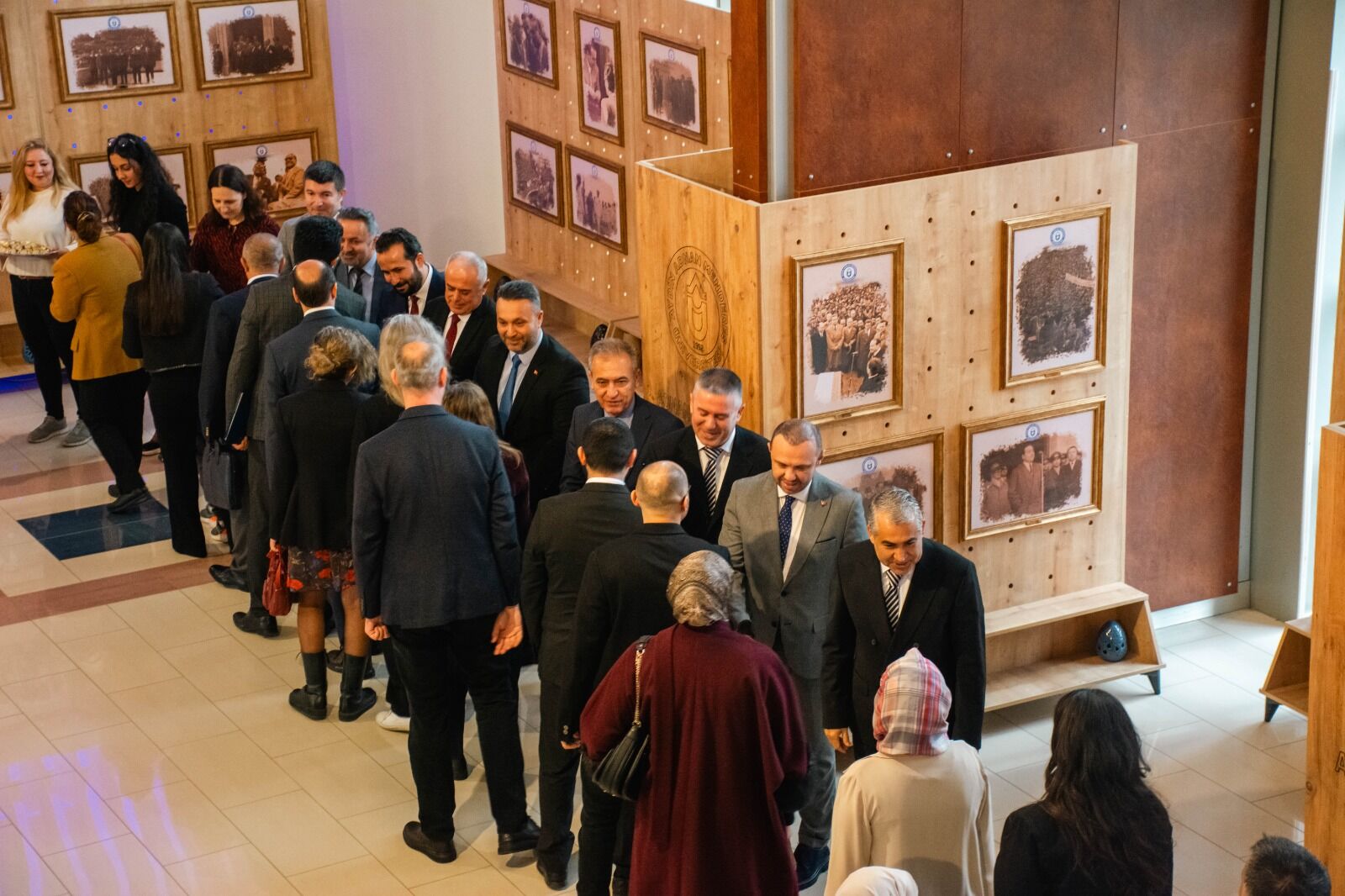 Adu Ailesi Bayramlasti 648350 Aa82Bd1B76De32Be5Fe84D4Ea4B8Eb83