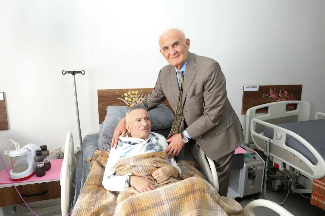 Ak Partiden Eski Baskana Vefa Ziyareti 649516 7B0B7Ca44Ffa5Eaa6B20F3F07338E5D5