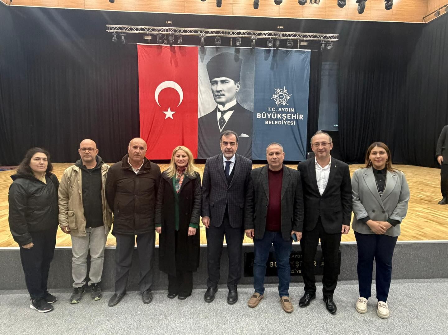 Ak Partili Erdemden Aydin Bsb Kultur Merkezine Ovgu 643809 9Cc770B573E5C4F2B4431E2Fee2394E7