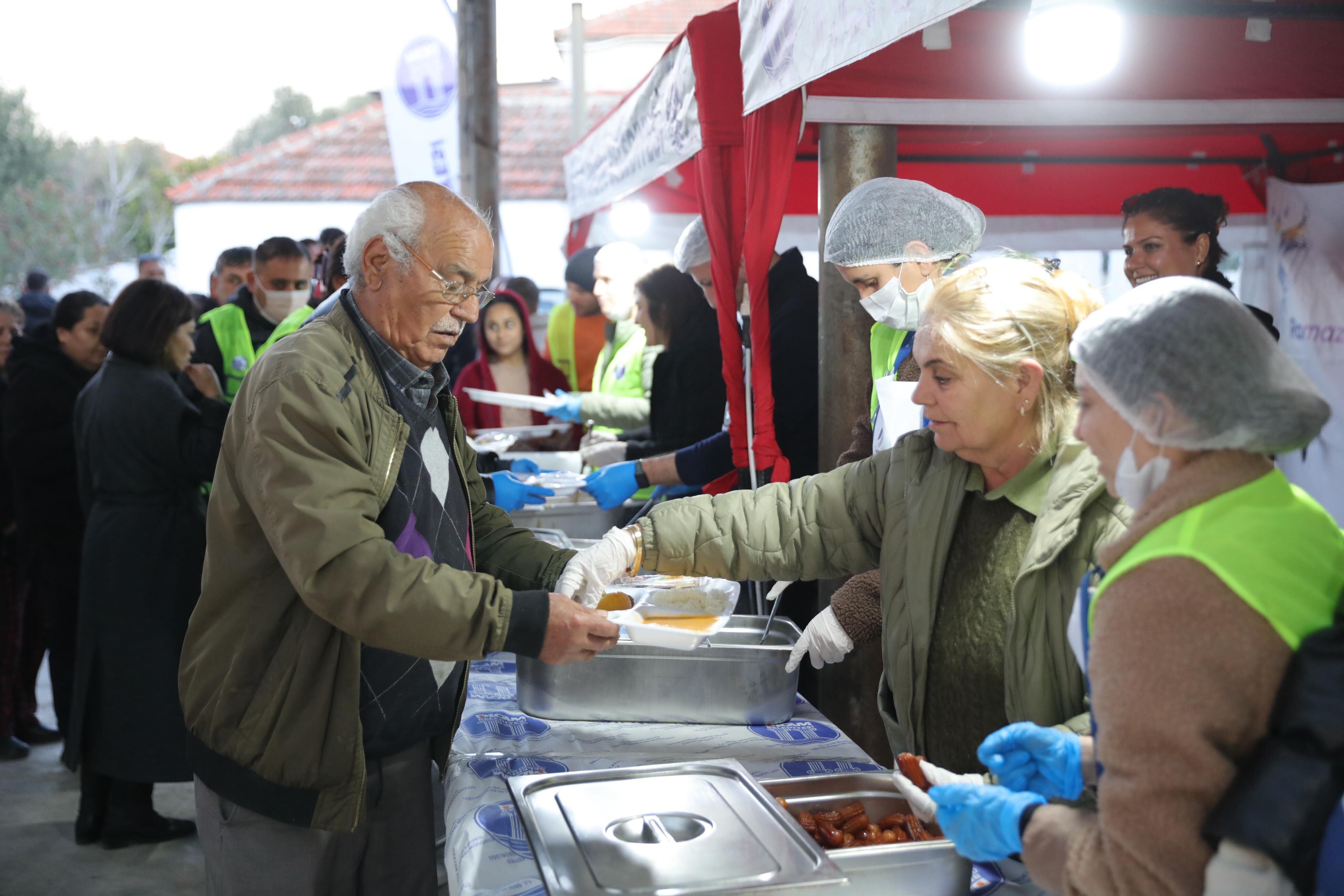 Akyenikoyluler Didim Belediyesi Iftarinda Biraraya Geldk 643700 C490Abbd56Be0F835701794074B57C1C