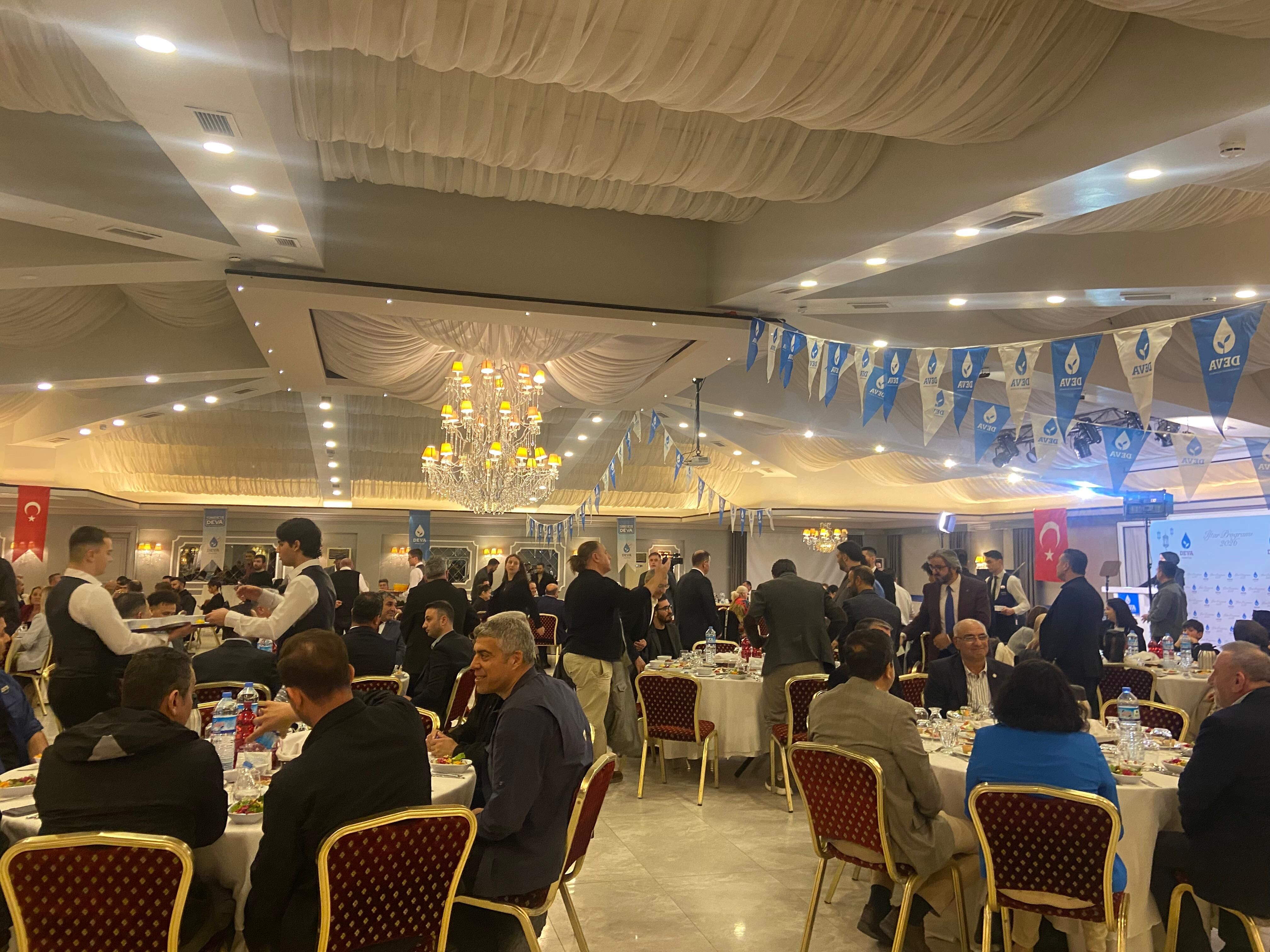 Ali Babacan Aydinlilarla Iftar Sofrasinda Bulustu 646688 7467B951F4Ead73E0C3Bbecad19Cd7E3