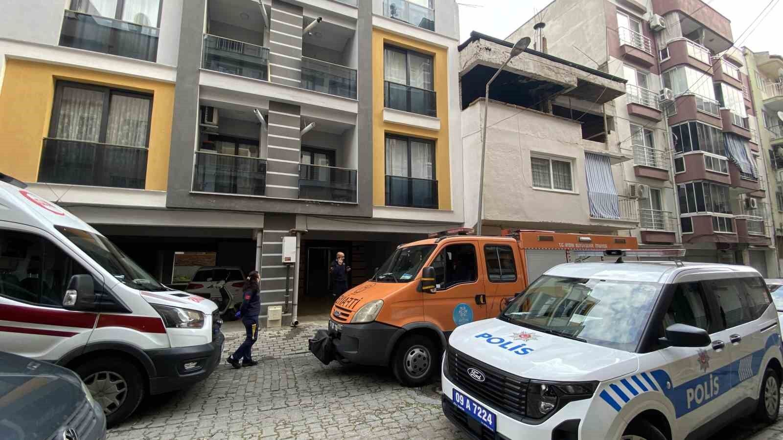 Asansorde Mahsur Kalanlarin Yardimina Itfaiye Ekipleri Kostu 67Ee25E28D2A9D905B9D460A65687F69